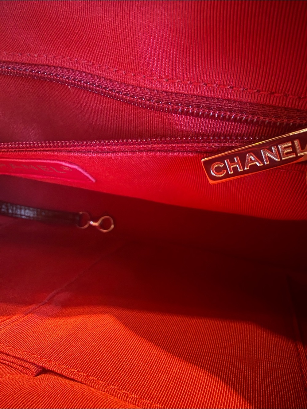 Chanel Gabrielle Hobo Quilted Aged Calfskin Medium - Picture 9 of 14